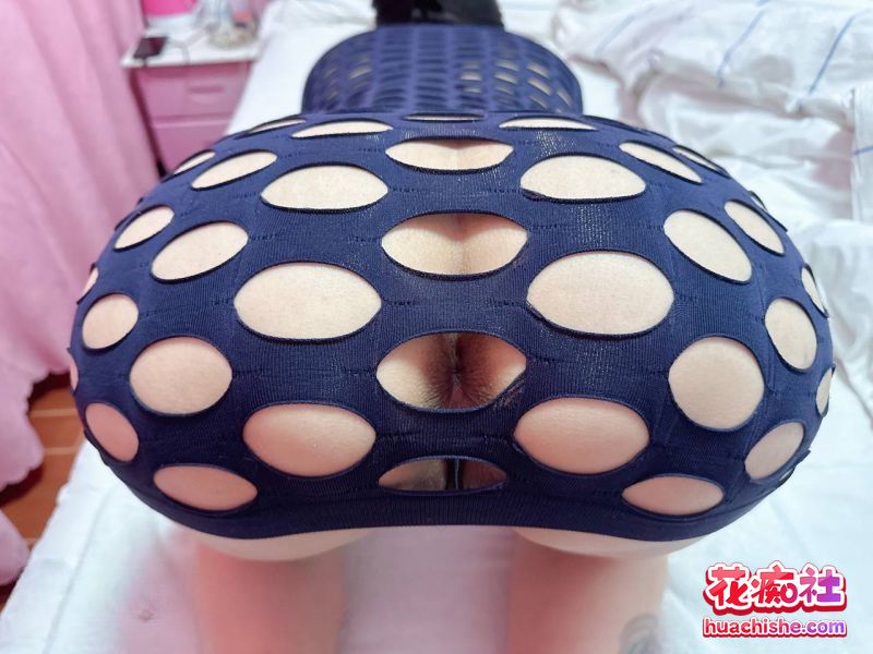 调教大神宇轩 淫荡骚妻肥臀各种异物插穴扩张预览图12