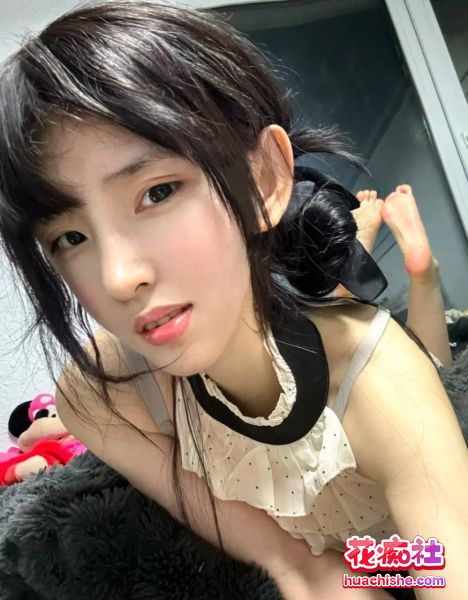 抖音极品高颜值学生妹 张人o 无水隐私流出预览图11