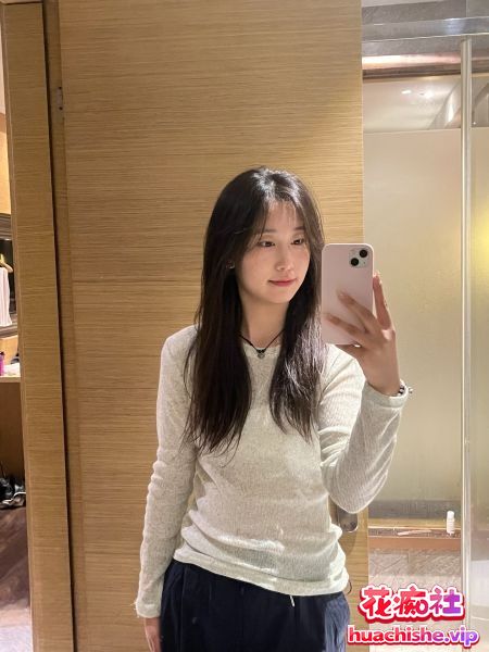 学院派美女孙奕彤