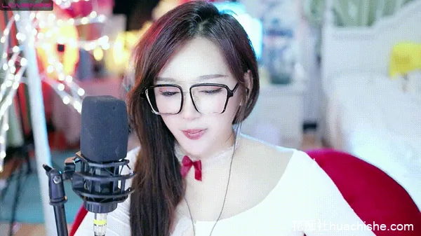 charming_NaNa21/Missy_Nana21 全裸诱惑骚舞诱惑合集 17v33G