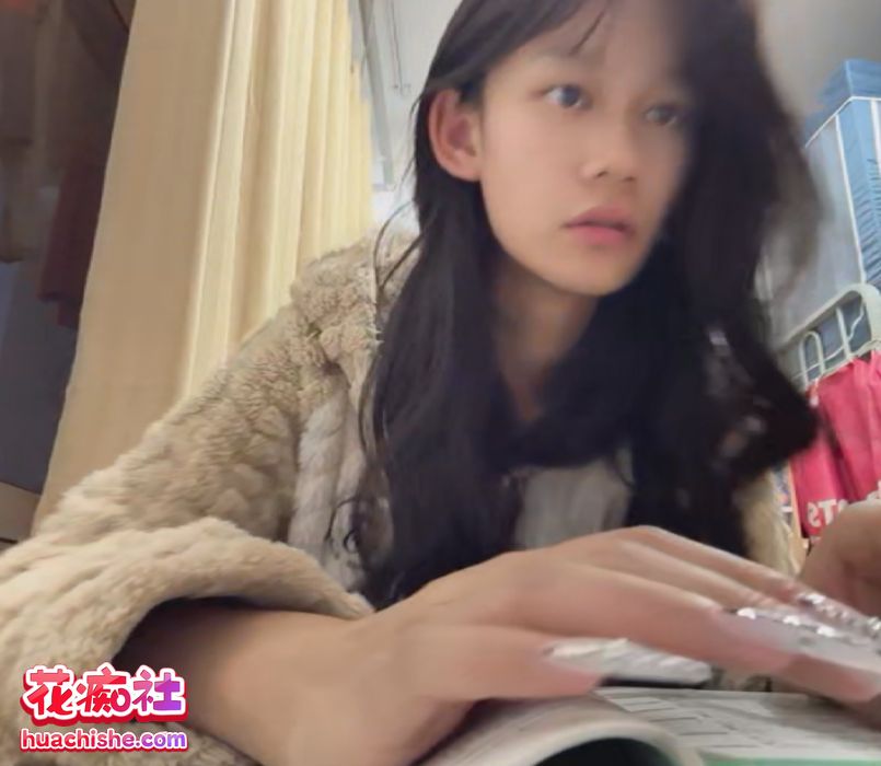 杨雅淇 校园露出喝尿裸聊视频福利预览图05