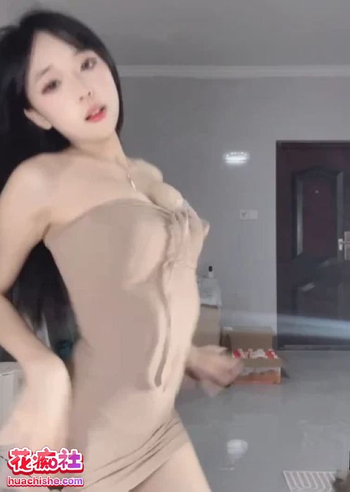 抖音嫩妹02uiii 无罩乳贴抖胸舞骚舞预览图14