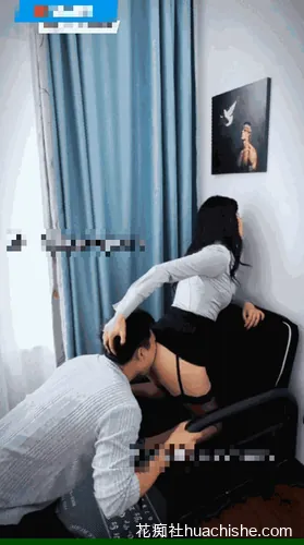 不二犬buerquan 黑丝白袜臭脚骚逼踩射预览图10