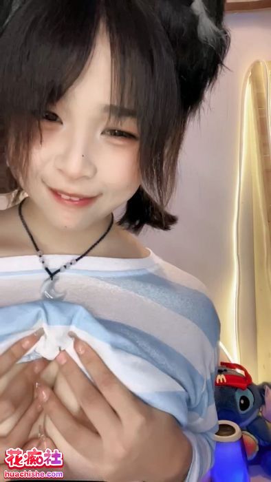 06小妞儿 黑白丝袜脸穴同框道具自慰预览图15