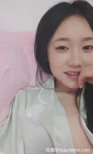 【顶点】甜美外加小风骚 黑丝扳穴自慰预览图07