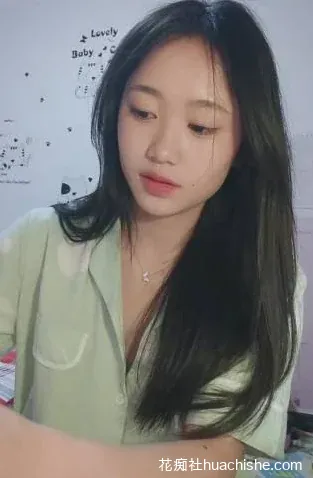 【顶点】甜美外加小风骚 黑丝扳穴自慰预览图10