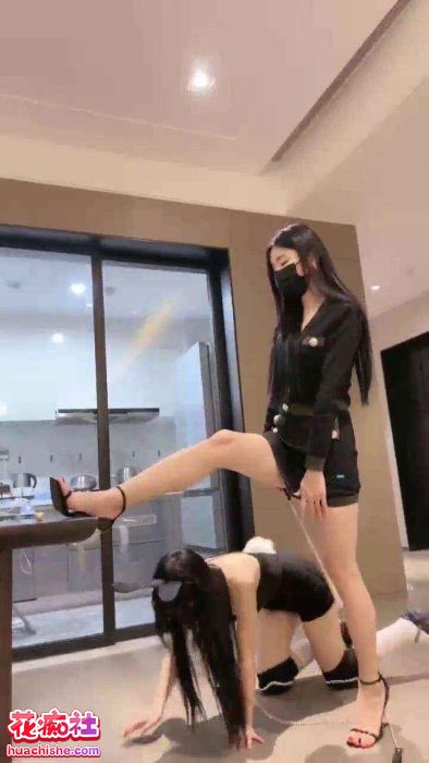 时安s 调教贱狗羞辱黑丝舔脚直播预览图13