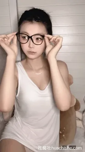 顶级美少女【小佳宝】校园白月光预览图12