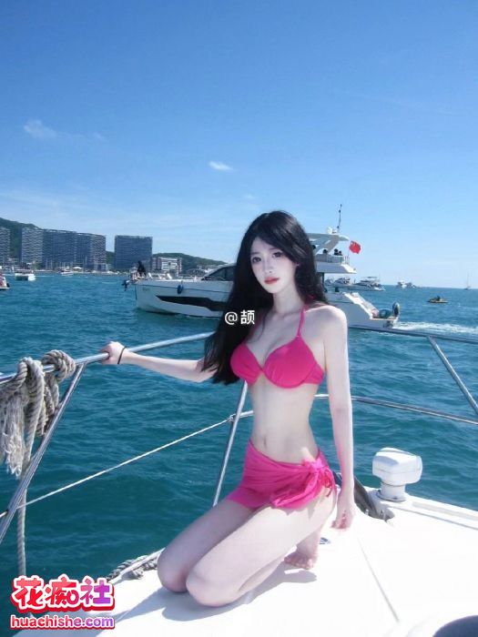 某音气质嫩妹 颉颉与猫咪预览图02